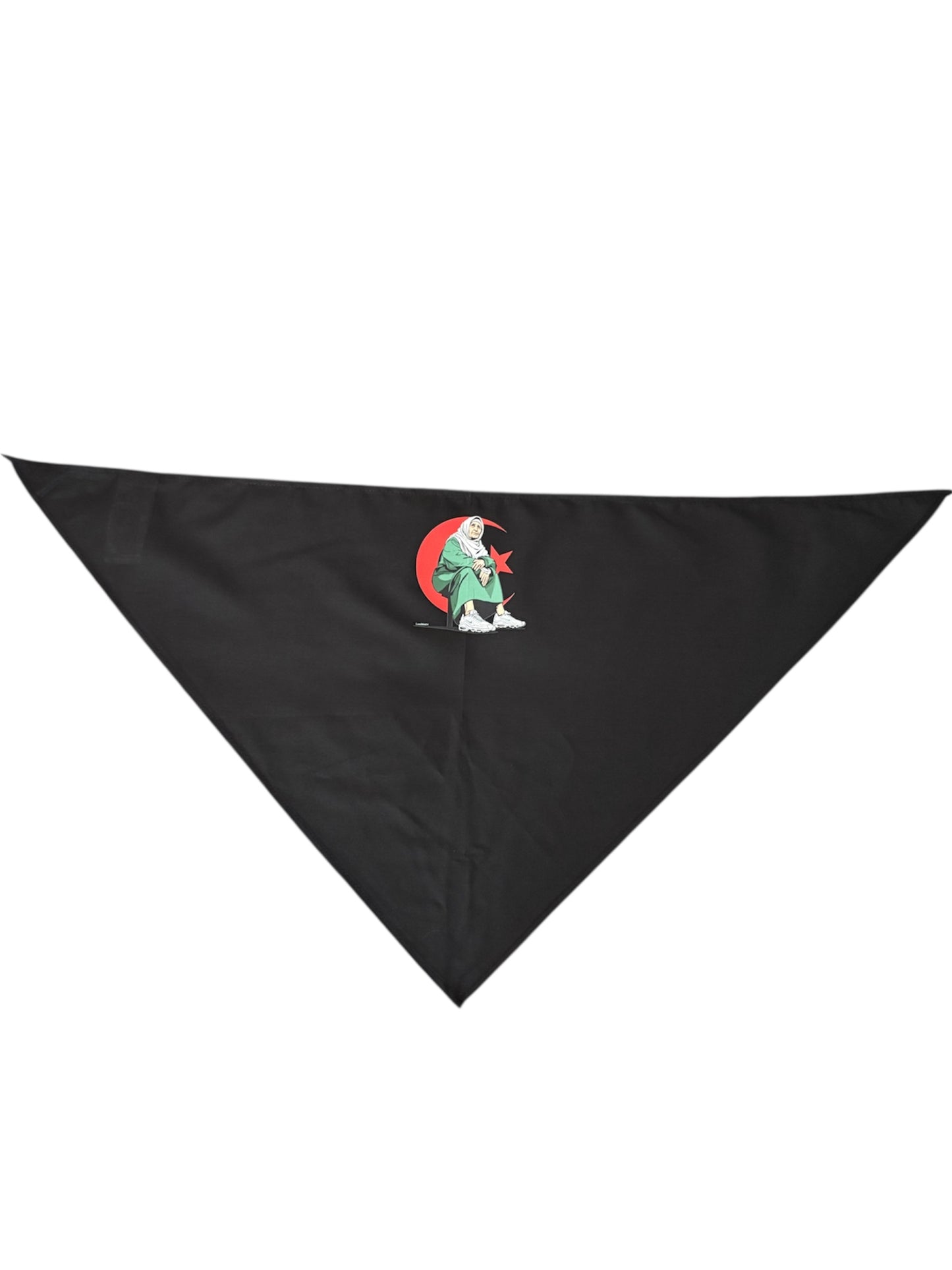 Bandana Algérie 80% polyester / 20% coton. Finition bords roulés. 
58 cm .